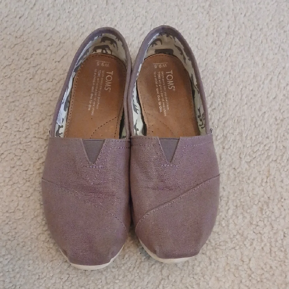 Toms Burgundy Canvas Flats Womens 9.5